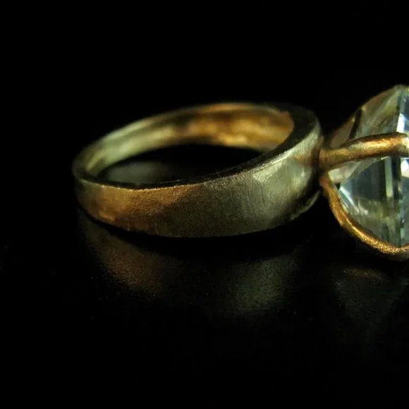 Gold Aquamarine ring. 14K solid yellow gold ring with big Aquamarine stone.